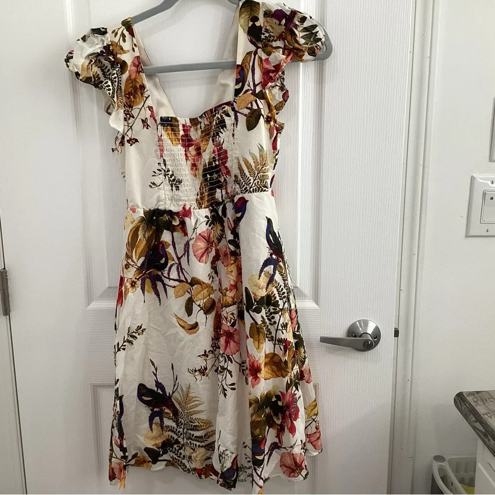 Taylor cream floral dress - Picture 10 of 12